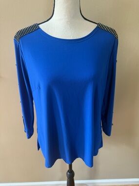 Women Vecceli Italy royal blue rhinestone studded shoulder cut out sleeve blouse